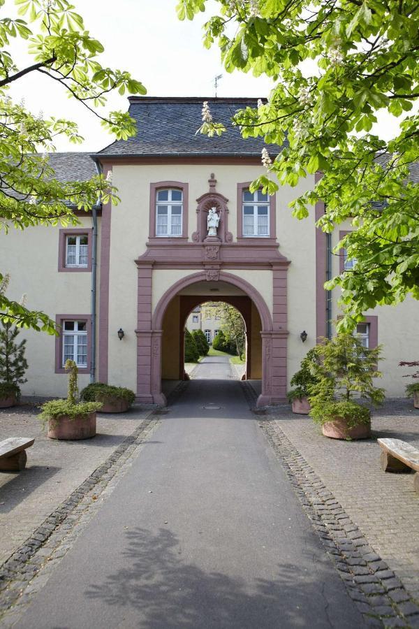 Kloster Steinfeld Gaestehaus Kall Экстерьер фото